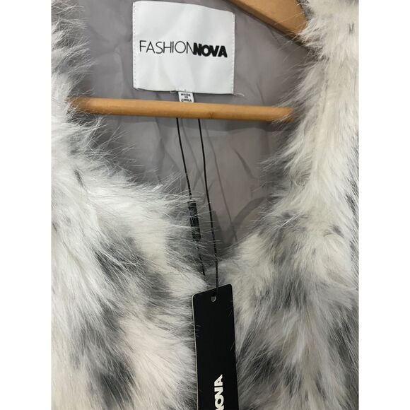 Fashion Nova Snow Leopard Faux Fur Coat – White Gray Animal Print Long Jacket - Picture 6 of 7